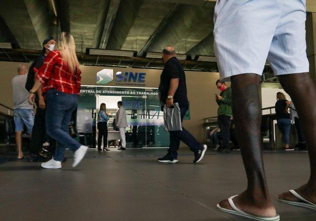 Santa Catarina conta com 7.215 vagas de emprego intermediadas pelo Sine 