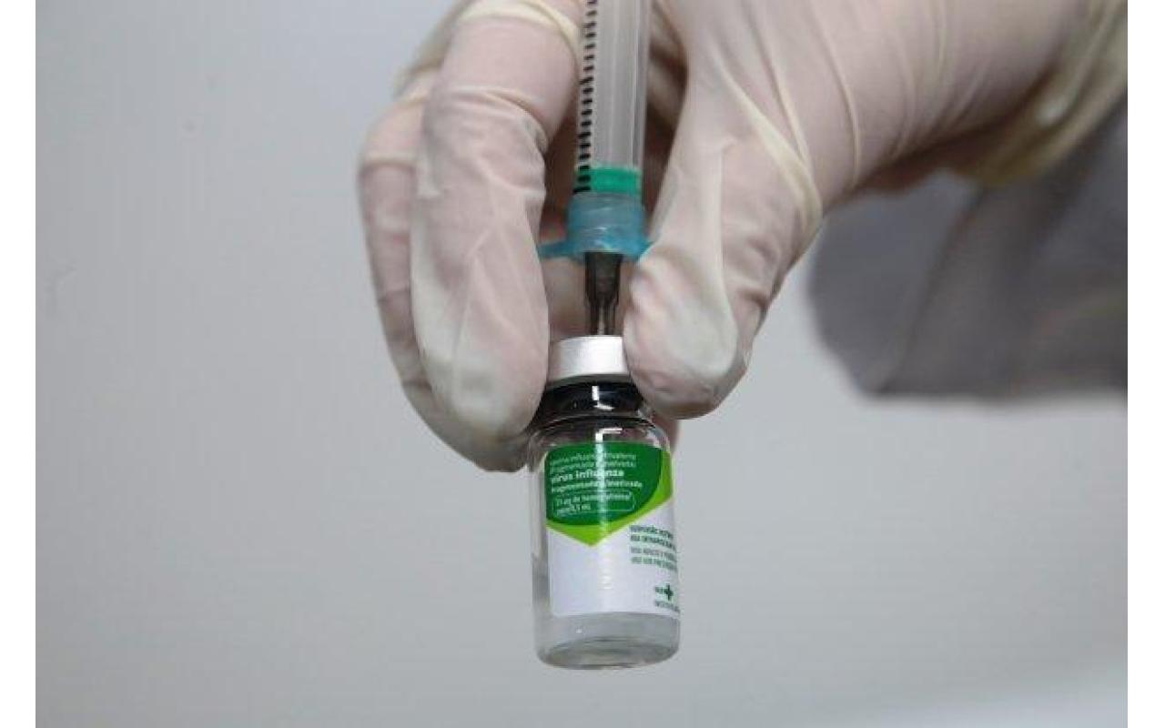 Santa Catarina recebe mais 304 mil doses da vacina contra a gripe. Gerência de Saúde do Alto Vale vai receber 12.950 doses