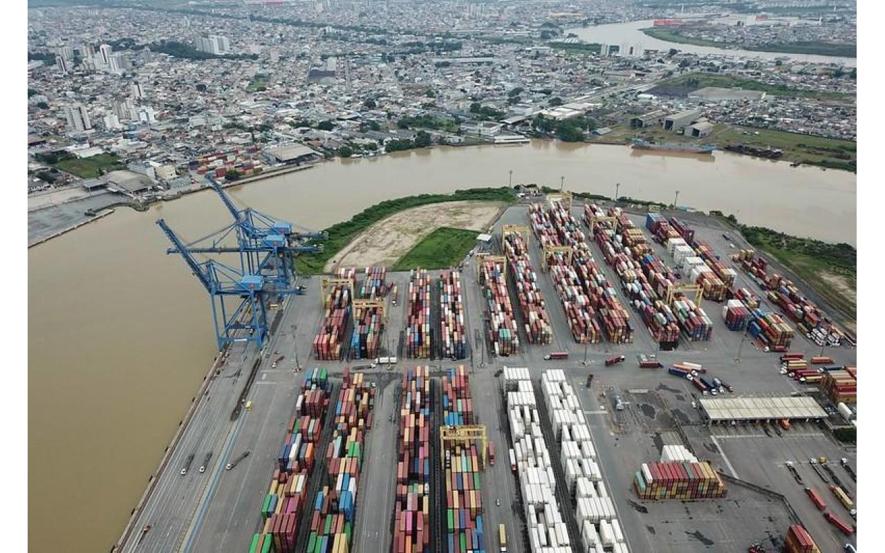 Santa Catarina tem dois portos entre os três melhores em movimentação de contêineres do Brasil em 2023