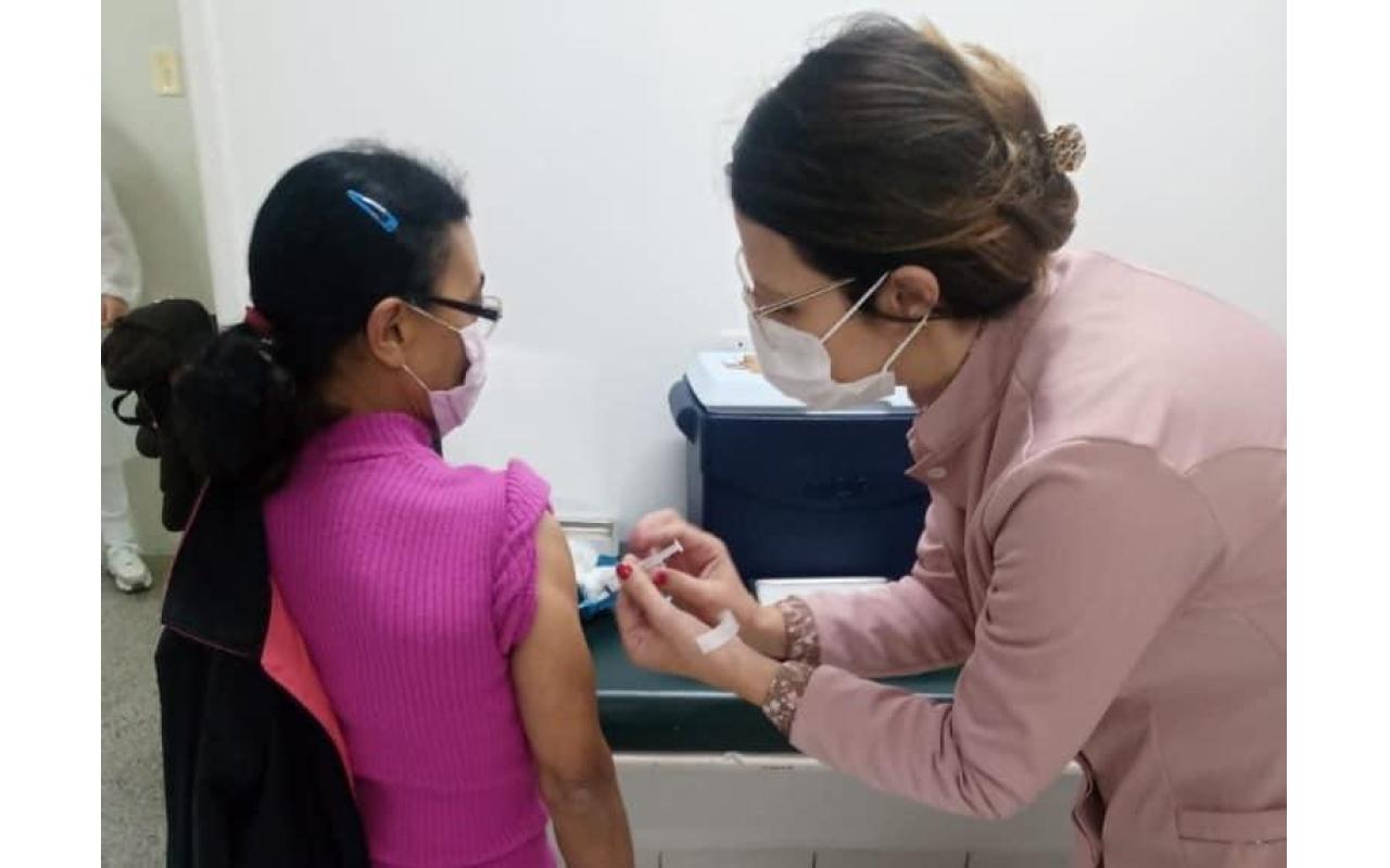 Covid-19: Saúde de Ituporanga vacina neste sábado (15) pessoas com 60 anos ou mais, com comorbidades e deficiências