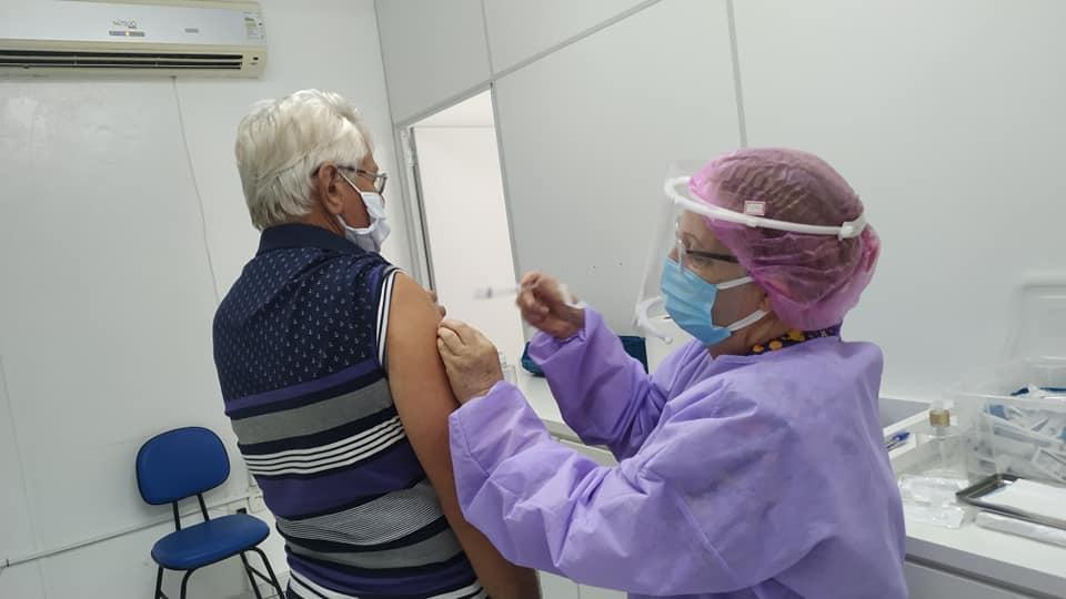 Saúde de Ituporanga vacina hoje idosos de 72 e 73 anos