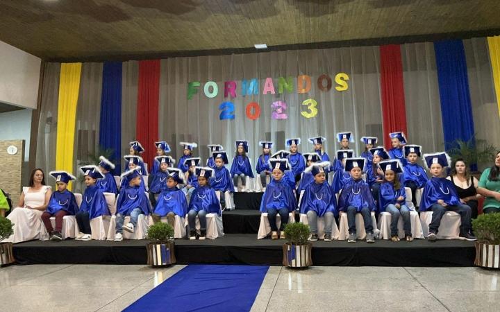 Secretaria de Educação de Ituporanga forma quase 400 alunos do ano letivo de 2023