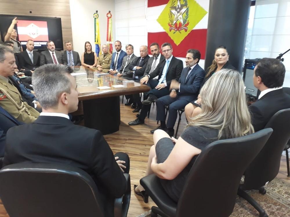 Secretários do governo Carlos Moisés tomam posse em SC