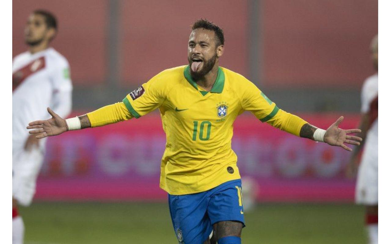 Seleção vence Peru nas Eliminatórias com três gols de Neymar