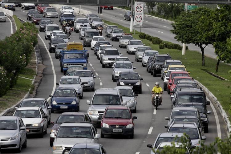 Senado aprova isenção de IPVA para carros com mais de 20 anos