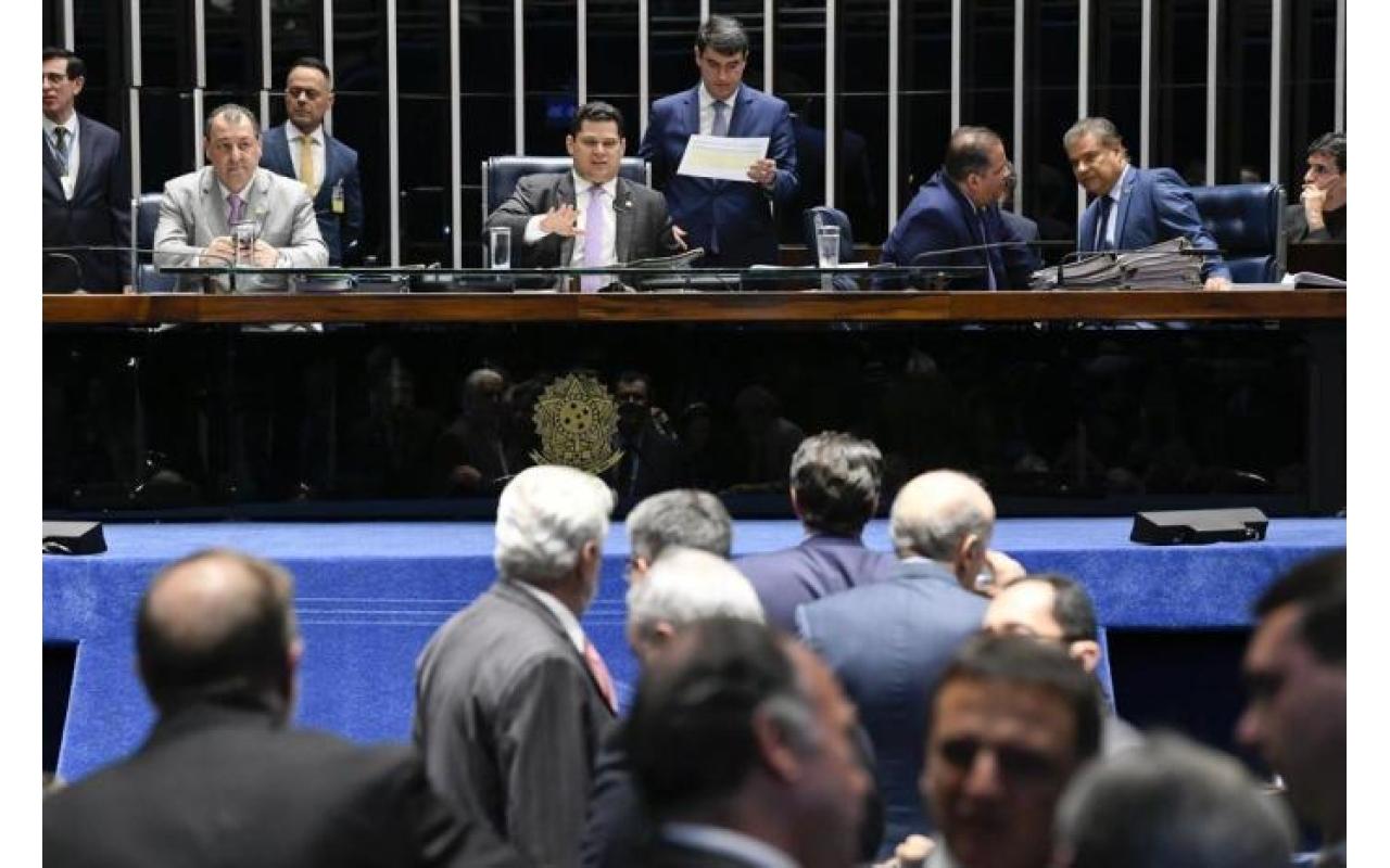 Senado derruba decreto das armas de Bolsonaro