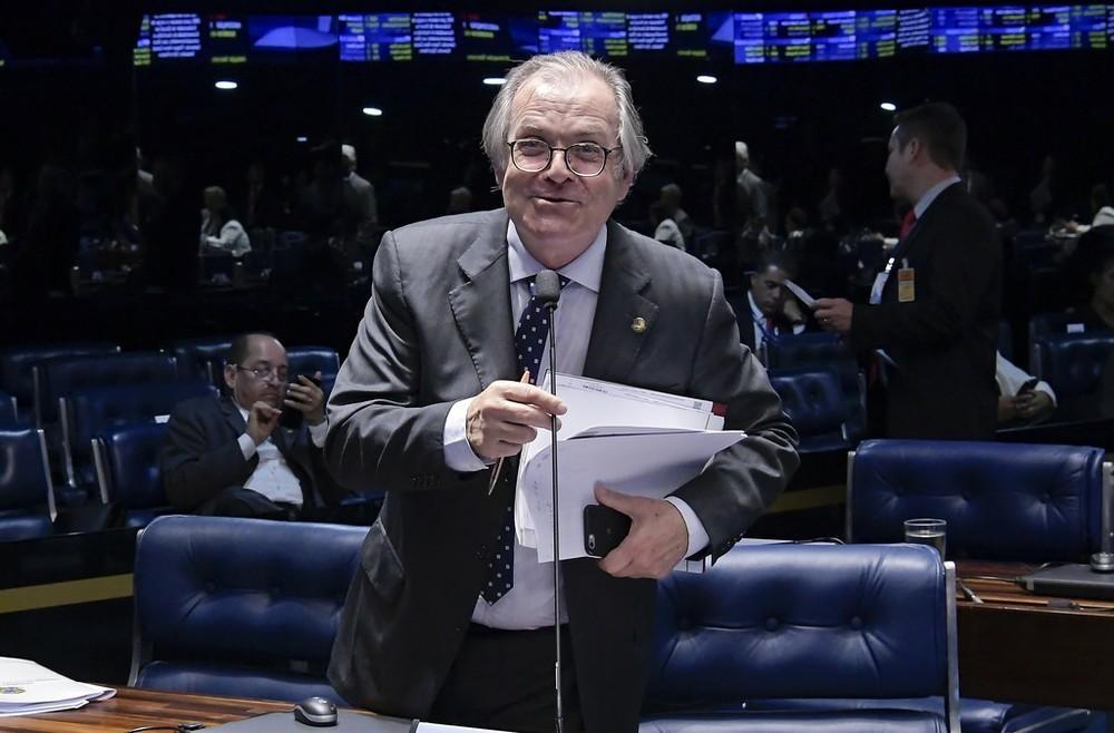 Senador desiste de projeto que fragiliza Lei da Ficha Limpa; proposta será arquivada
