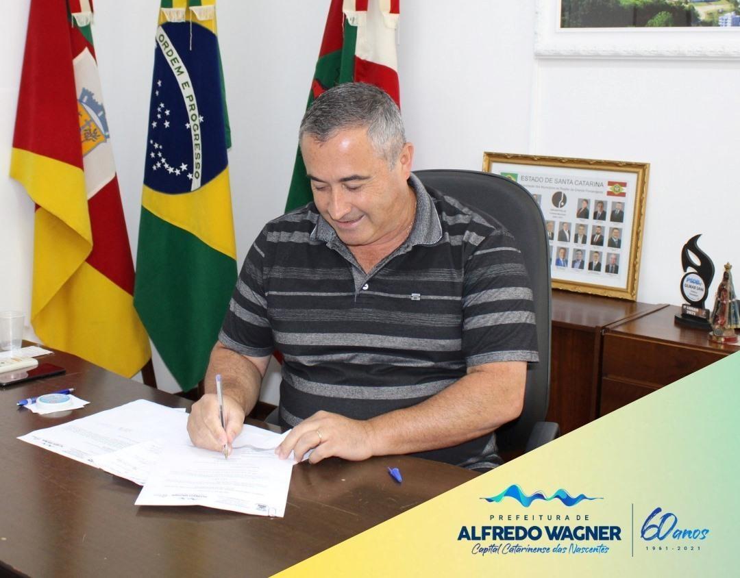 Servidores municipais de Alfredo Wagner vão receber aumento salarial de 13%