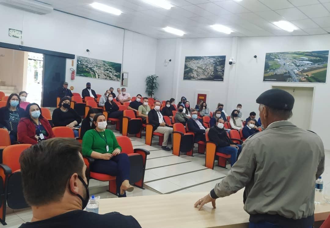 Servidores participam de novo encontro do Programa de Capacitação Continuada em Ituporanga 