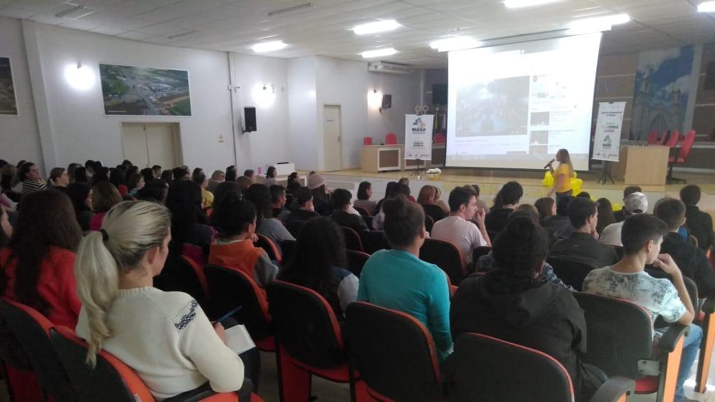 Setembro Amarelo: Palestra sobre prevenção ao suicídio é realizada em Ituporanga