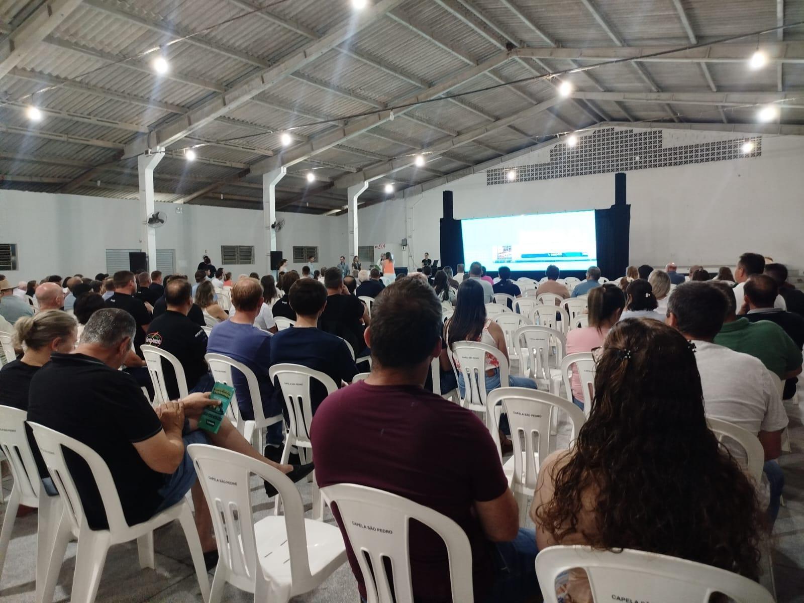 Sicoob Alto Vale realiza reunião com associados da região de Ituporanga