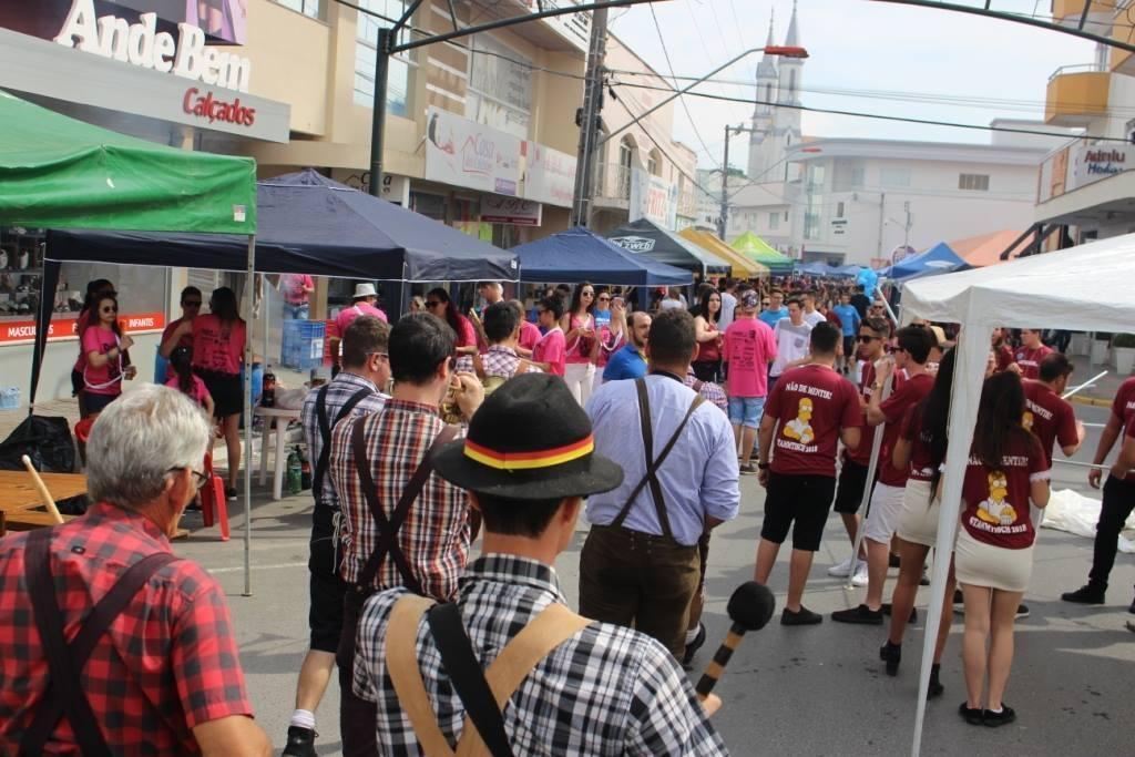 Stammtisch reúne mais de 2.500 pessoas em Ituporanga