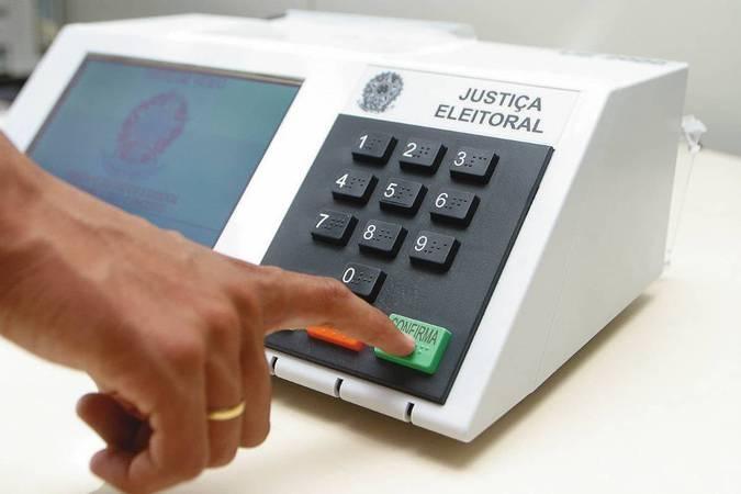 STF determina votação até as 19h, mas TRE-SC mantém encerramento das urnas às 17h