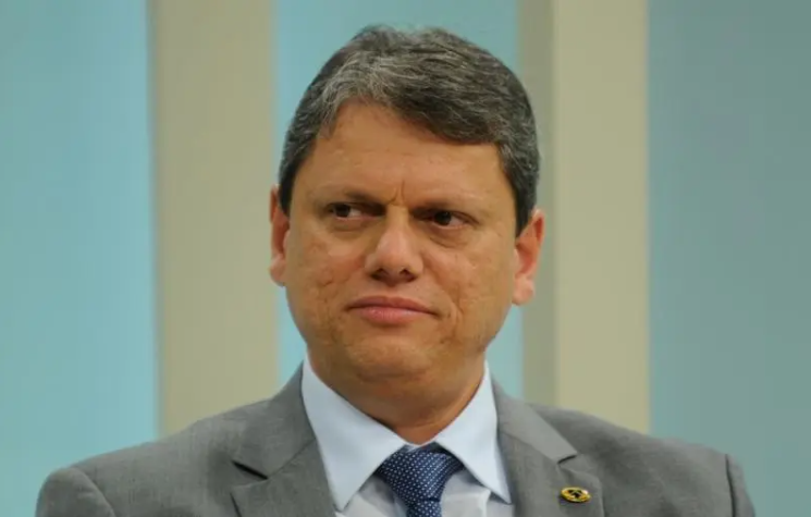 Tarcísio de Freitas (Republicanos) é eleito governador de São Paulo