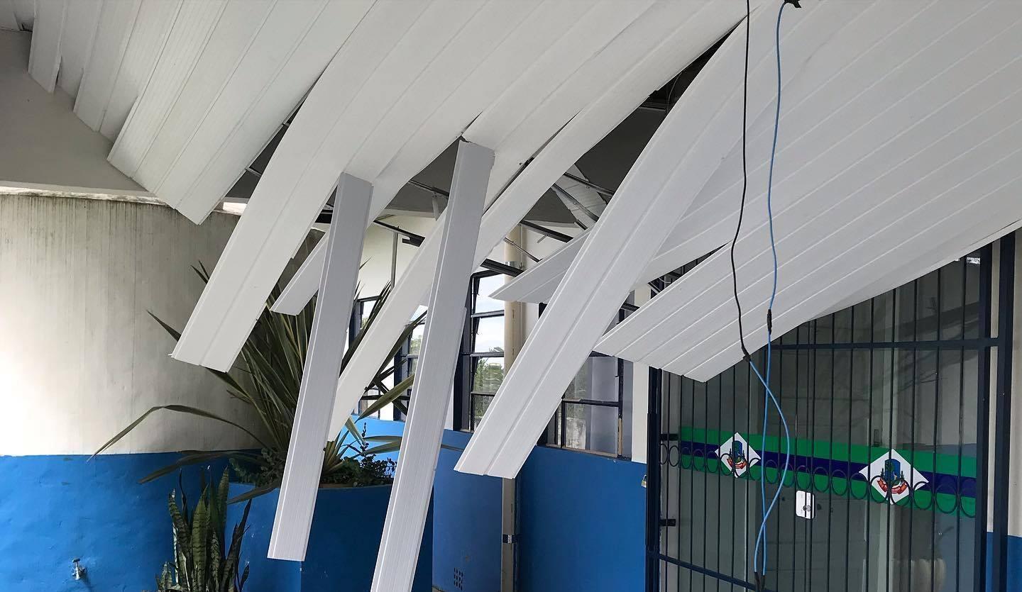 Temporal causa estragos em escolas e nas estradas do interior em Imbuia