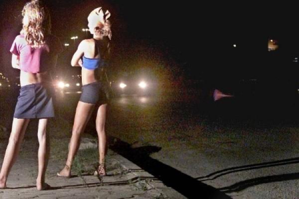 Tia ‘vendia’ sobrinha de 13 anos a idoso para exploração sexual 