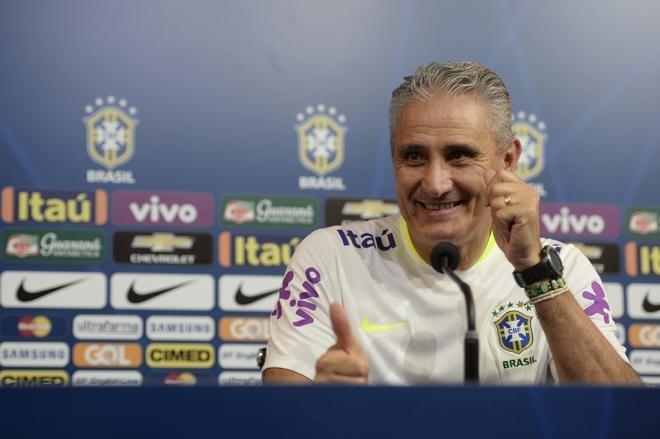 Tite renova contrato com a CBF até o final da Copa de 2022