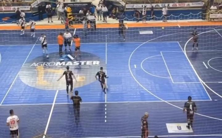 Torneio de Verão de futsal em Rio do Sul lota ginásio na estreia da 43º edição