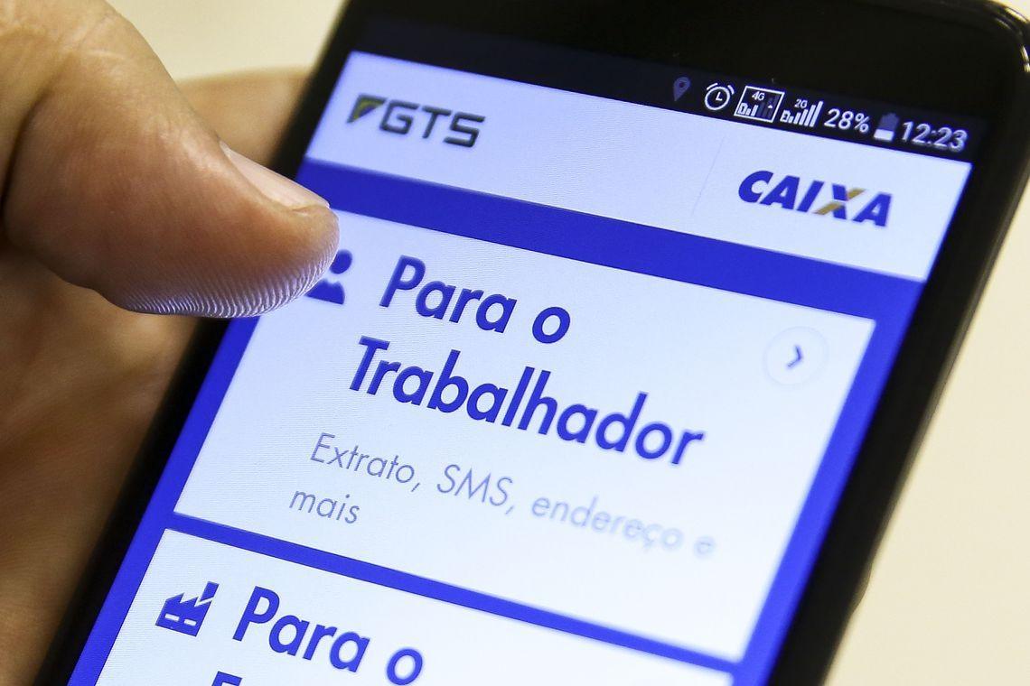 Trabalhador pode optar pelo saque-aniversário pelo site ou aplicativo