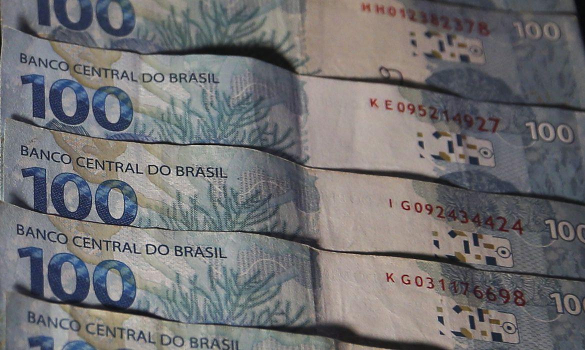 Trabalhadores nascidos em junho podem sacar até R$ 1 mil no Fundo de Garantia do Tempo de Serviço