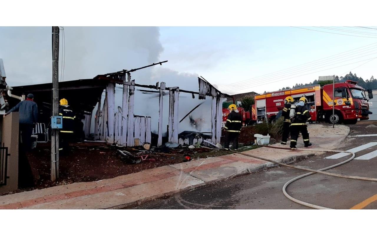 Tragédia: Família morre carbonizada em incêndio na cidade de São Domingos