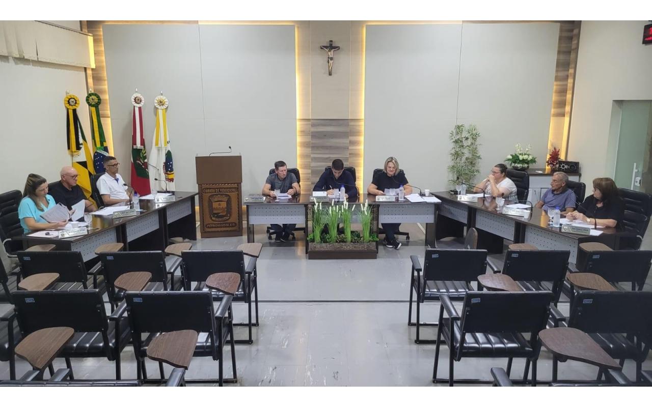 Vereadores cobram informações sobre os danos causados no Colégio Hermes Fontes no centro de Petrolândia