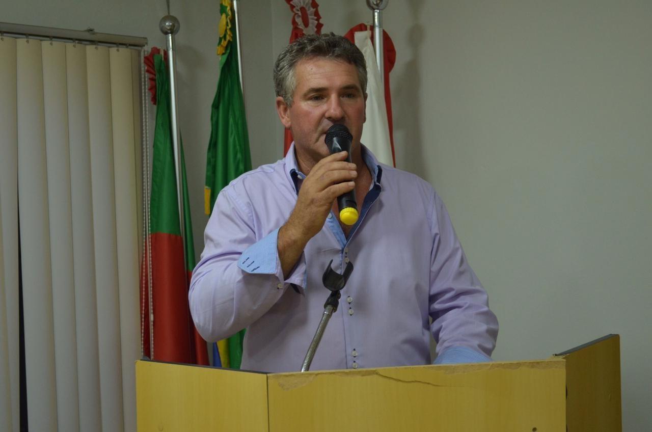 Vereadores de Alfredo Wagner aprovam Moção de Protesto contra afastamento de professor no município