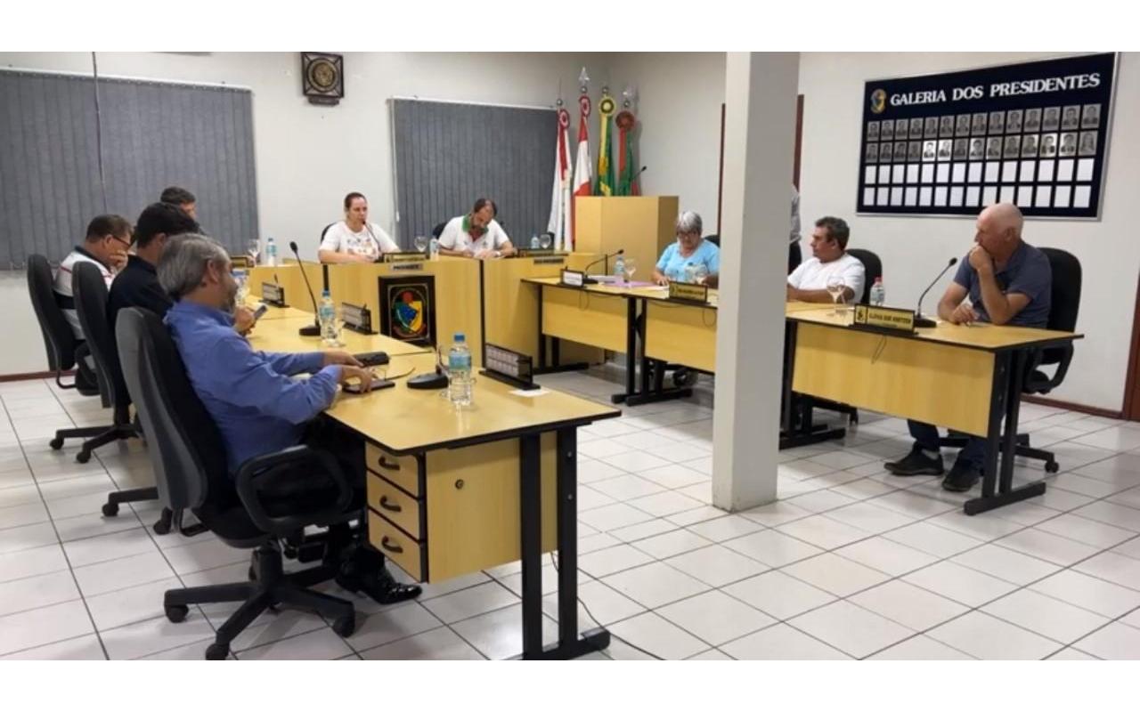 Vereadores de Alfredo Wagner aprovam projeto de lei que autoriza a aplicação de aulas de hidroginástica e hidroterapia
