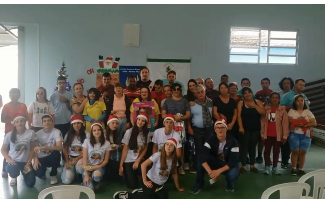 Vereadores de Alfredo Wagner participam do Natal Solidário da Apae