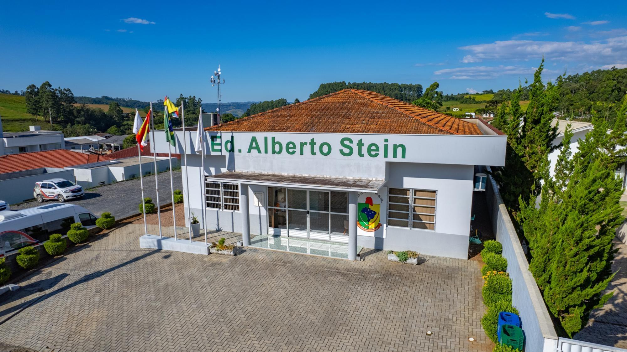 Vereadores de Chapadão do Lageado comemoram destinação de recursos para compra de Rolo Compactador