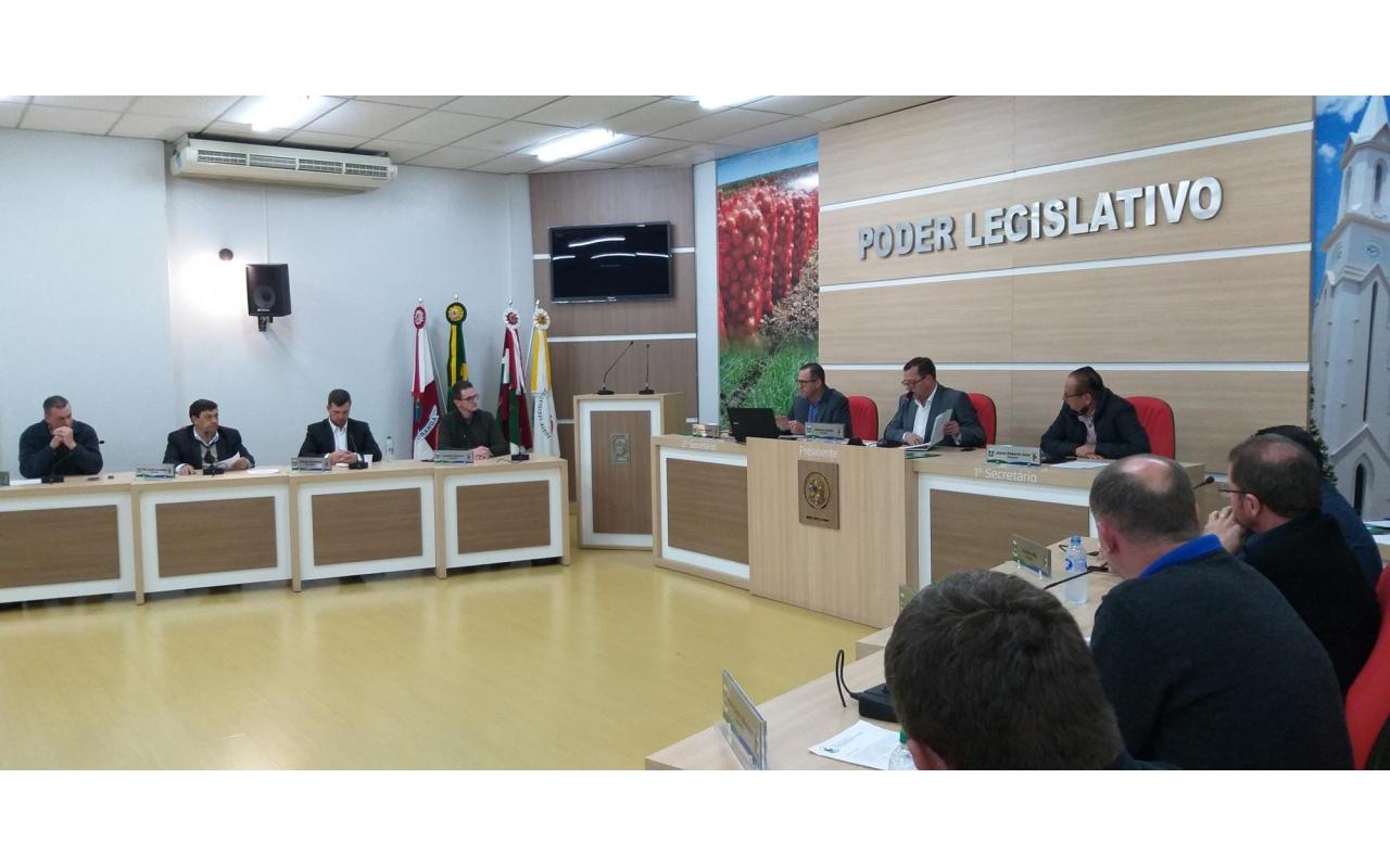 Vereadores de Ituporanga aprovam nova Comissão Processante contra o prefeito Lorinho