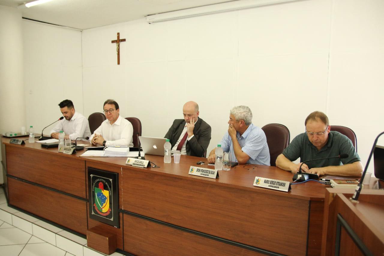 Vereadores de Rio do Sul aprovam relatório de CPI e sugerem abertura de Comissão Processante que pode cassar o mandado do prefeito José Thomé