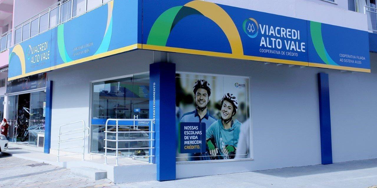 Viacredi Alto Vale leva estande completo e condições especiais à Festa da Cebola