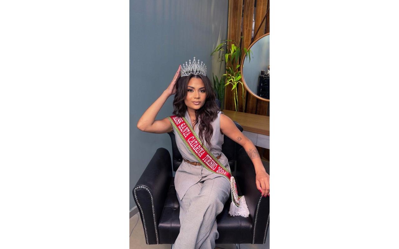 Vidal-Ramense é coroada Miss Santa Catarina Turismo 2024