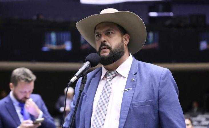 Zé Trovão quer educação bilíngue de surdos na Constituição Federal