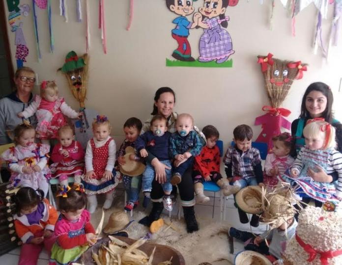 Centro Educacional Criança Esperança realiza gincana junina em Petrolândia   - 