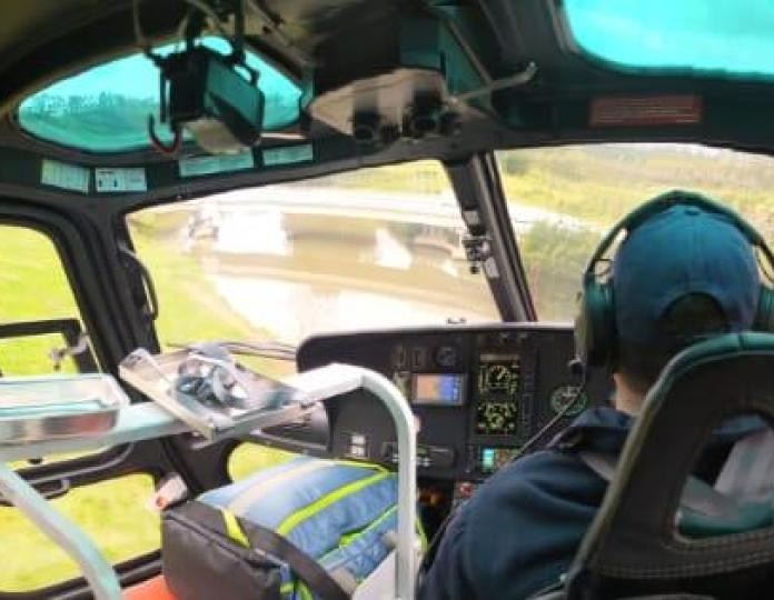 Helicóptero Arcanjo-03 do Corpo de Bombeiros prestou apoio nas buscas do homem que se afogou em Rodeio - 