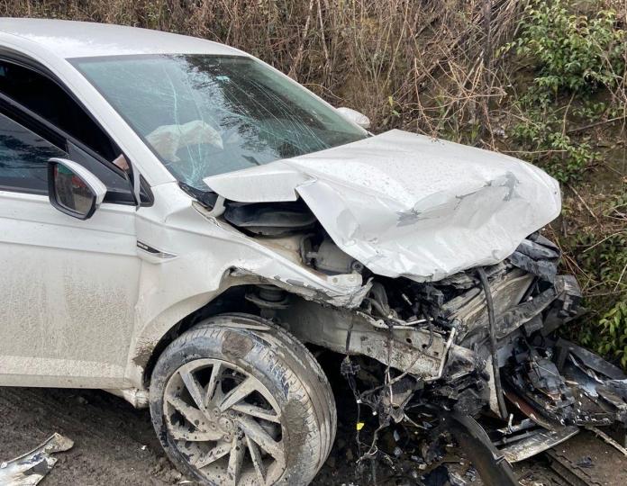 Carros batem de frente em acidente em Ituporanga na manhã desta segunda-feira (19) - 