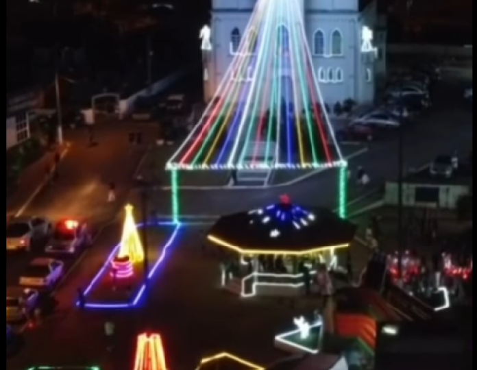 Festa de Natal realizada na última sexta-feira (16) é sucesso no município de Aurora - 