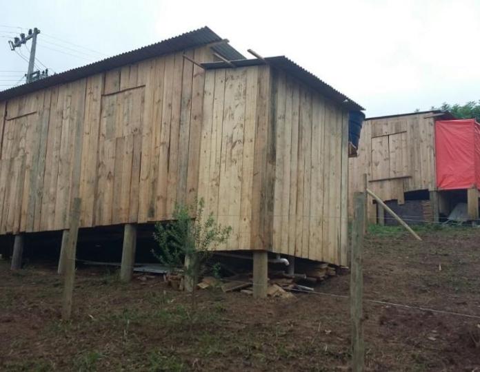 Prefeitura de Ituporanga notifica famílias que invadiram terreno do município - 